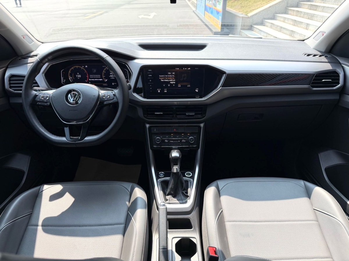 Volkswagen T-Cross 2021 car image #8