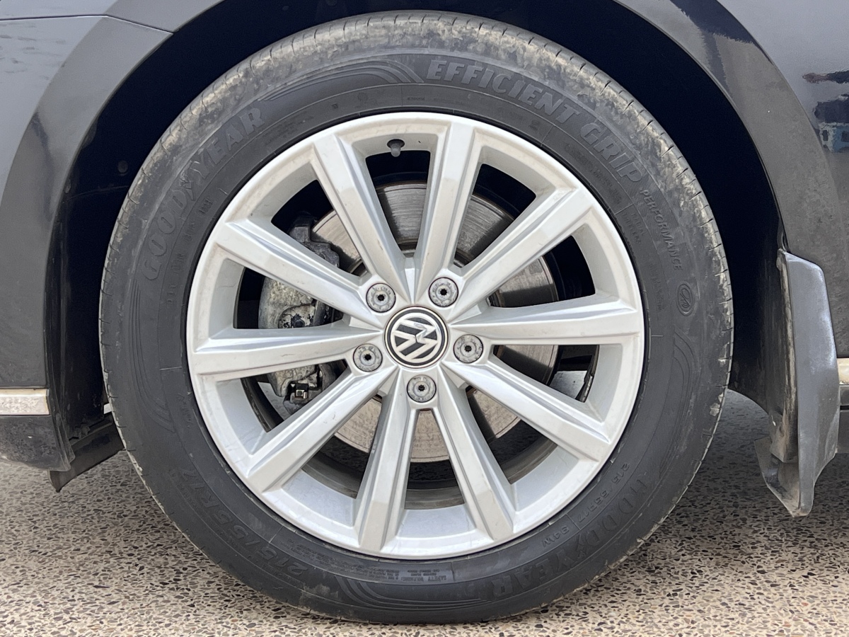 Volkswagen 2017 car image #8