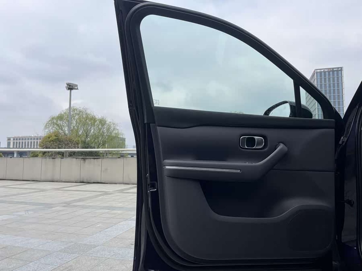 零跑汽车 零跑C16 2026 汽车图片 #8