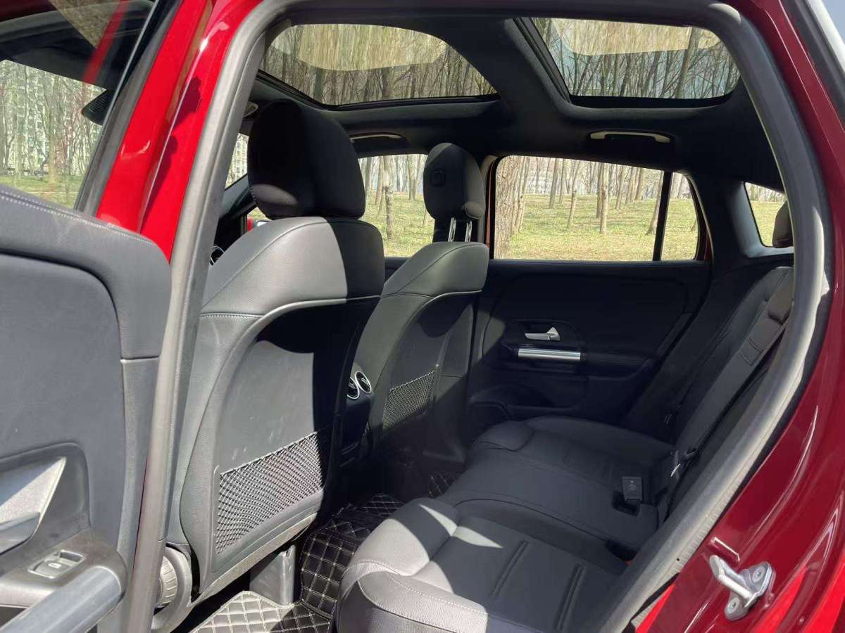 Mercedes-Benz GLA Class 2023 car image #8