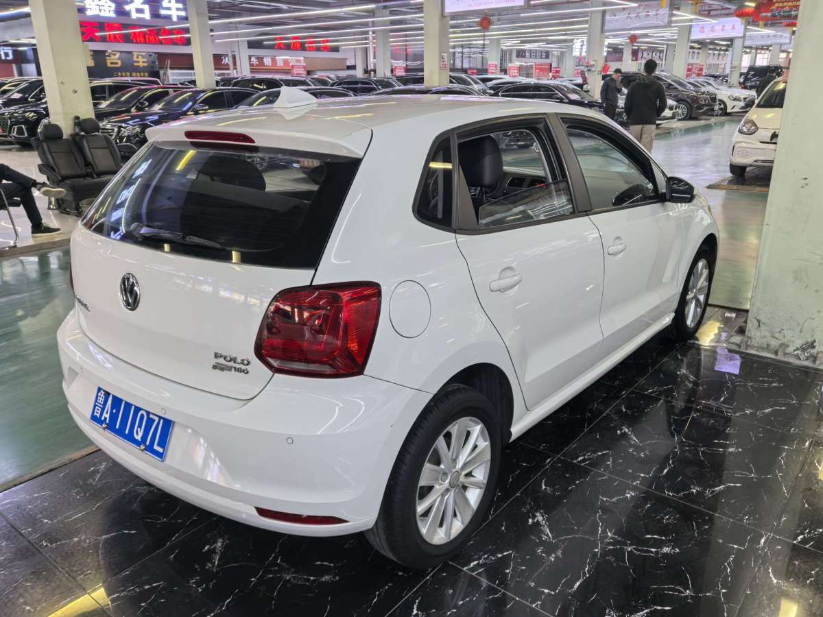 Volkswagen Polo 2016 car image #8