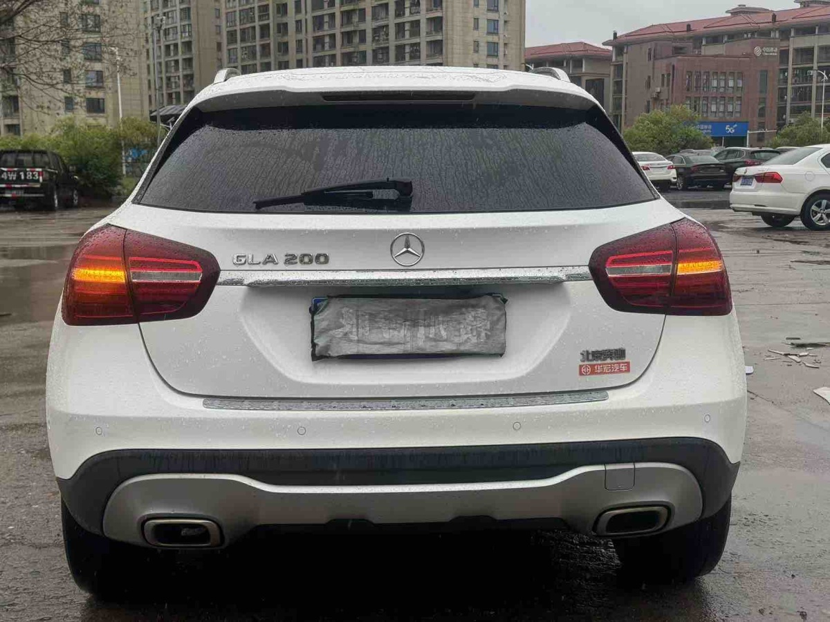 Mercedes-Benz GLA Class 2018 car image #8