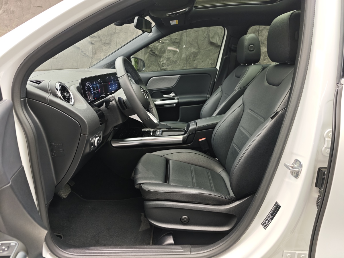 Mercedes-Benz 2024 car image #8