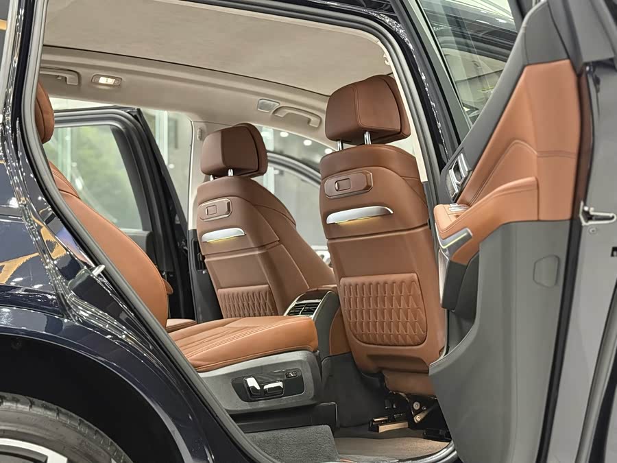 BMW X7 M60i 2023 #8 BMW X7 M60i 2023 car image #8