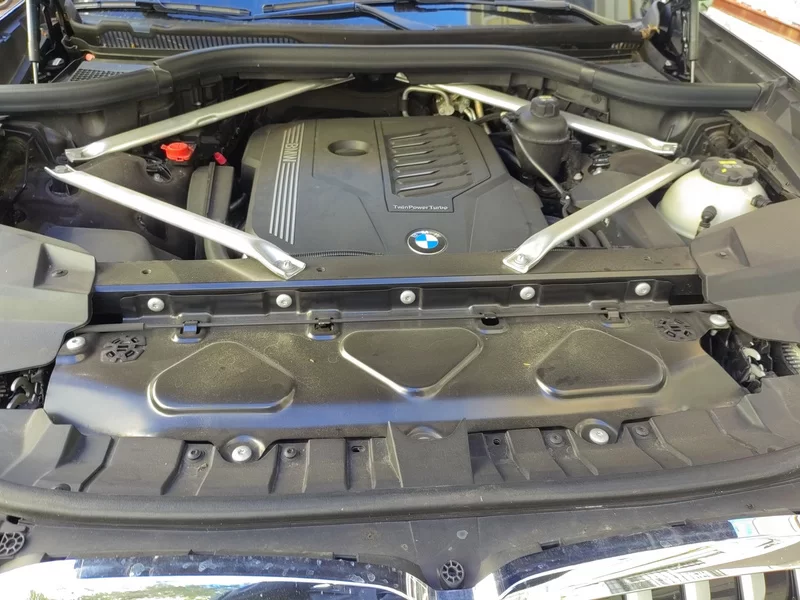 BMW X7 M60i 2021 car image #8