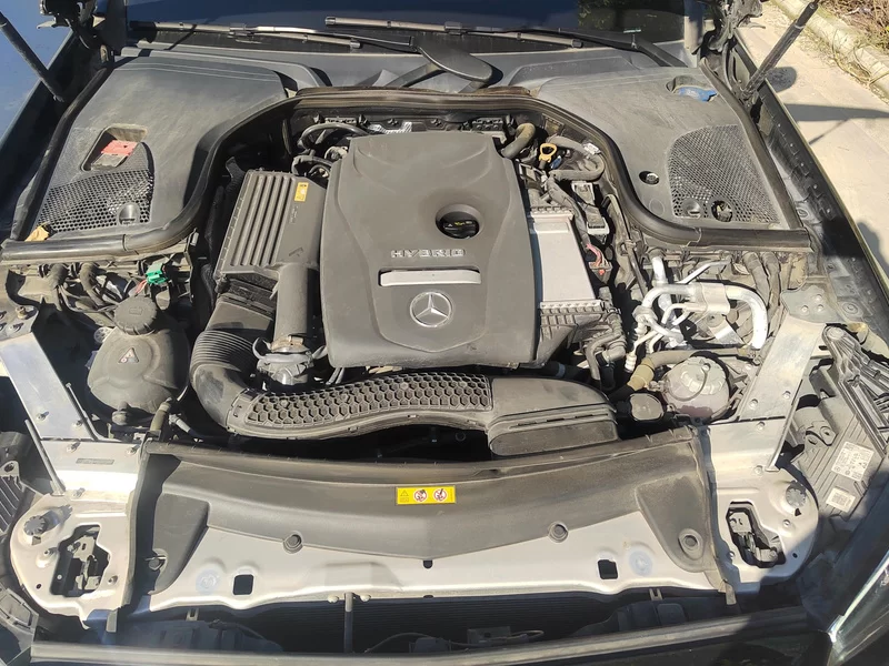 Mercedes-Benz E Class New Energy 2021 car image #8