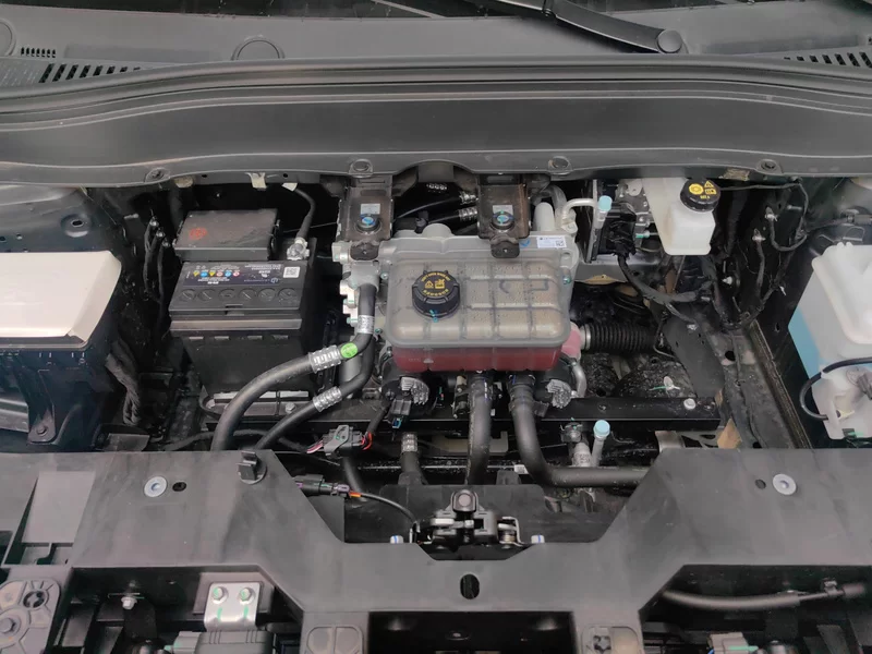 零跑汽车 零跑B10 2025 汽车图片 #8