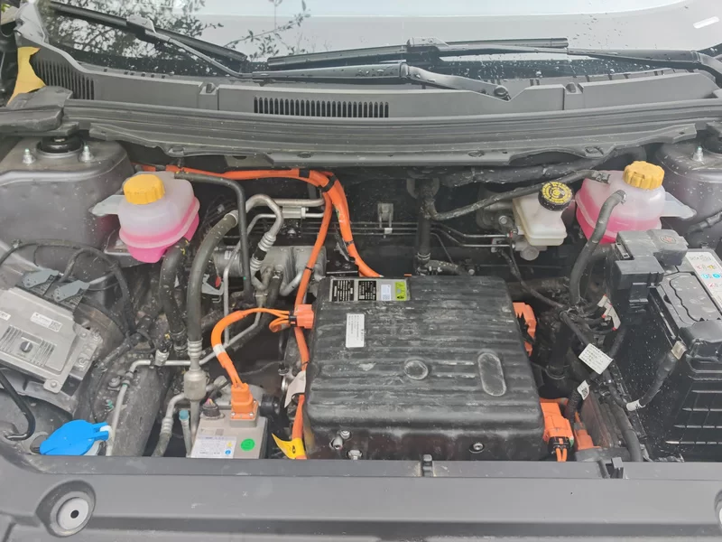 哪吒汽车 哪吒X 2024 汽车图片 #8