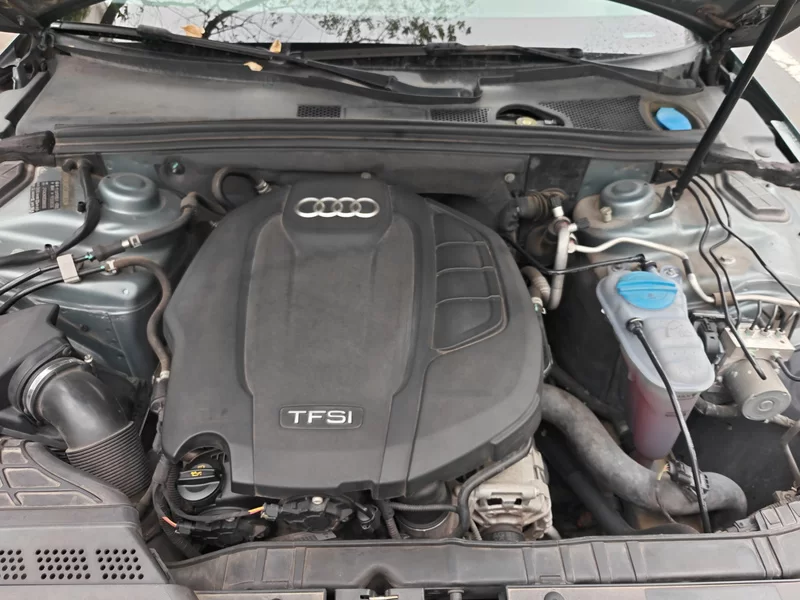 Audi A4 2014 car image #8