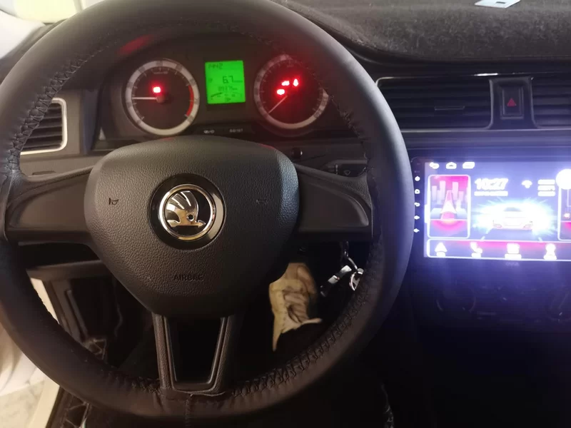 Skoda Rapid 2019 car image #8