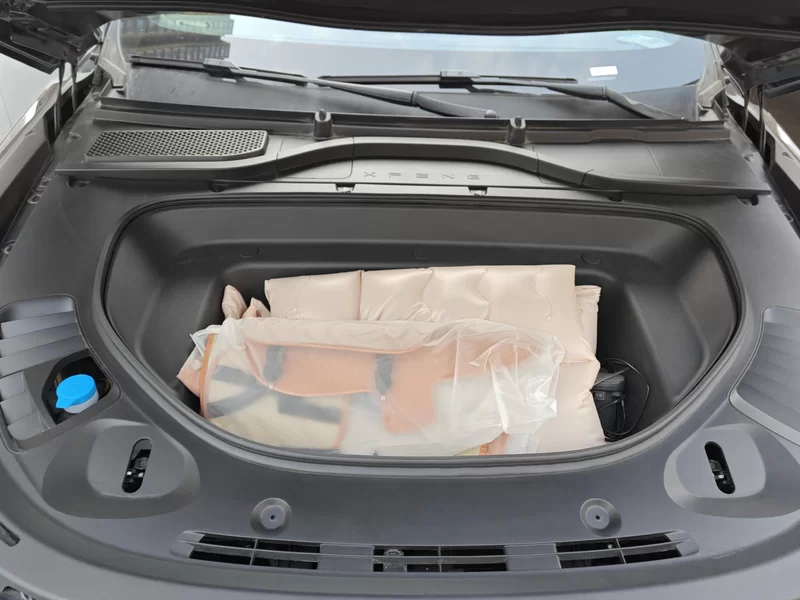 Xpeng G9 2025 immagine di auto #8