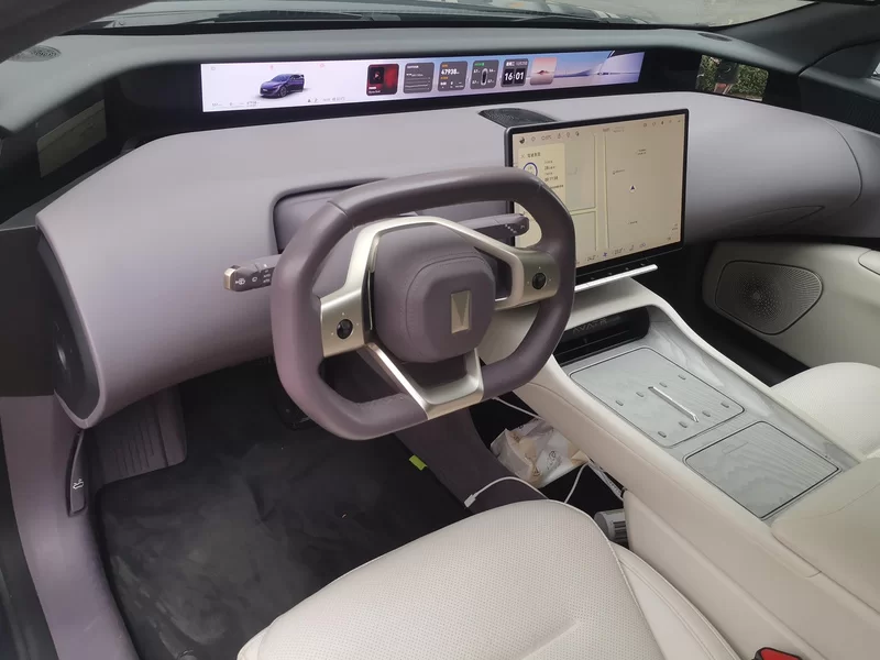 Avatr 12 2023 car image #8