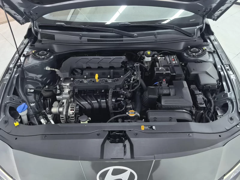 Hyundai Elantra 2024 car image #8