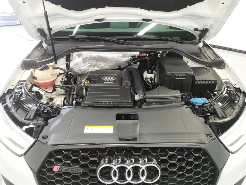 Audi Q3 2017 car image #8