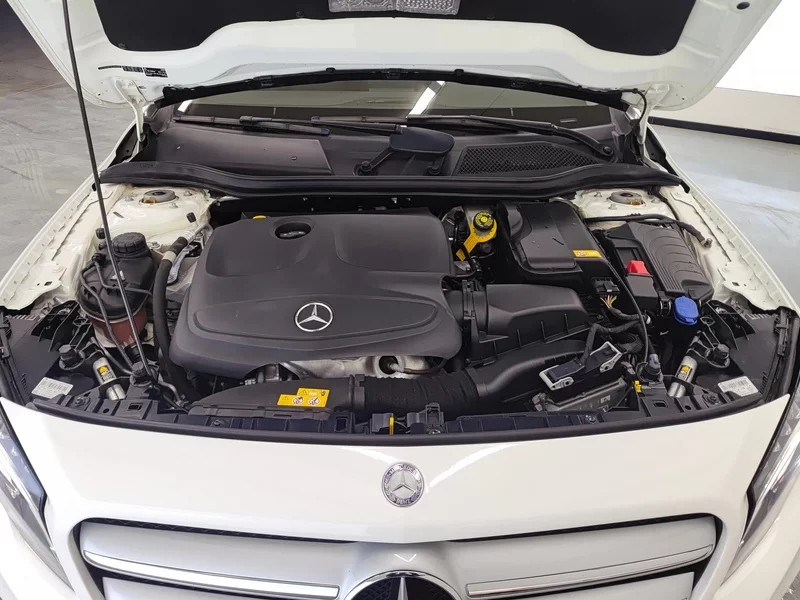 Mercedes-Benz GLA Class 2016 immagine di auto #8