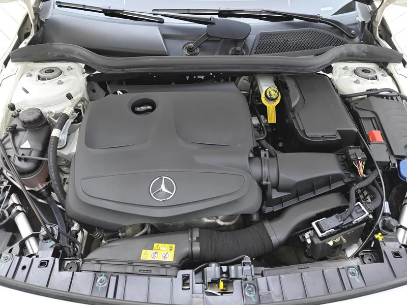 Mercedes-Benz GLA Class 2018 car image #8