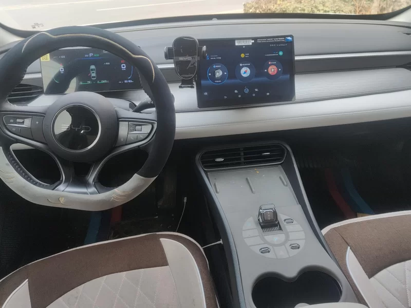 BYD Seal 05 DM-i 2025 car image #8