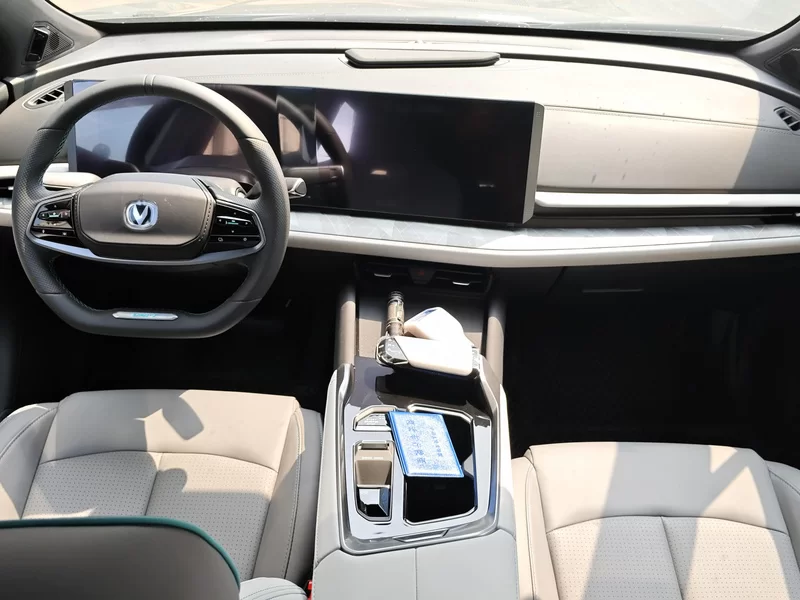 Changan UNI-T 2025 immagine di auto #8