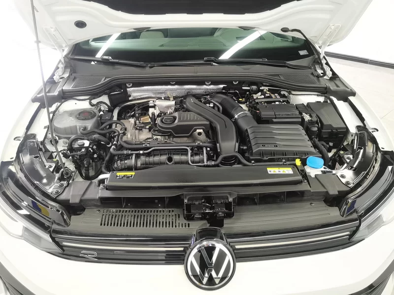 Volkswagen Golf 2024 car image #8