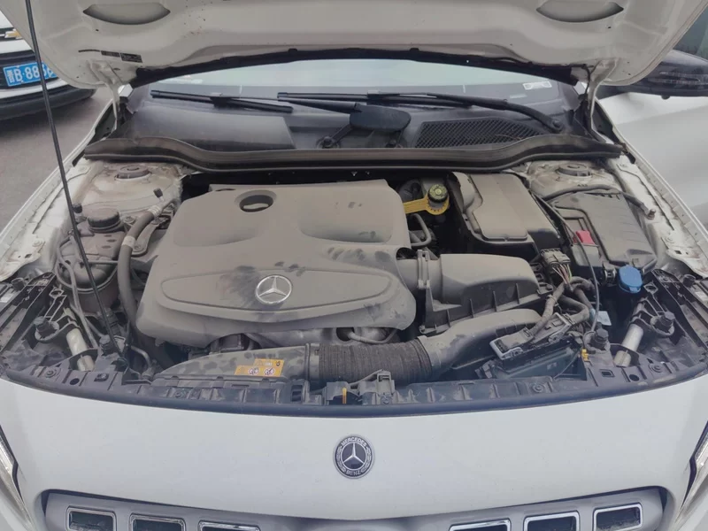 Mercedes-Benz GLA Class 2018 car image #8