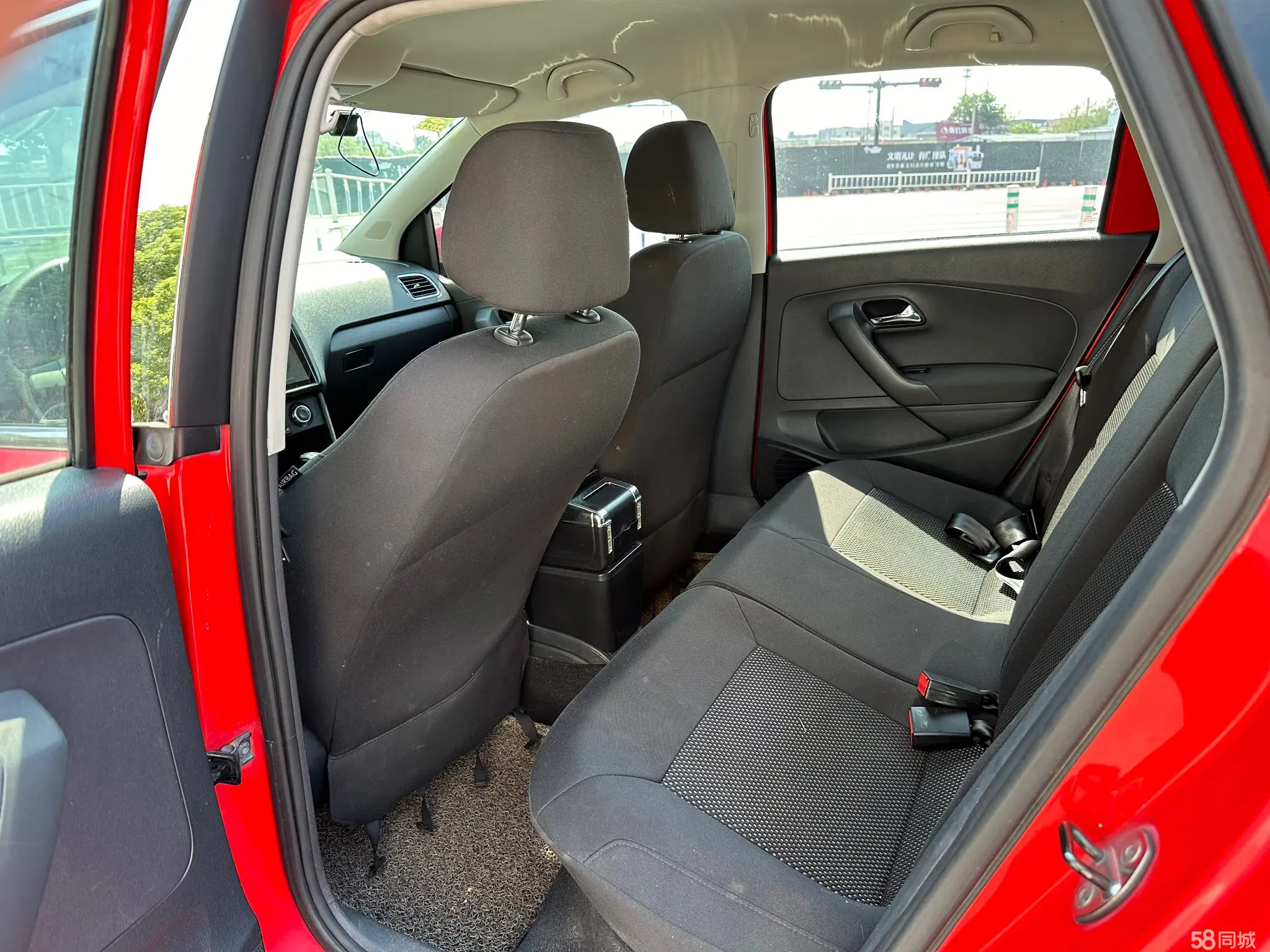 Volkswagen Polo 2012 car image #8