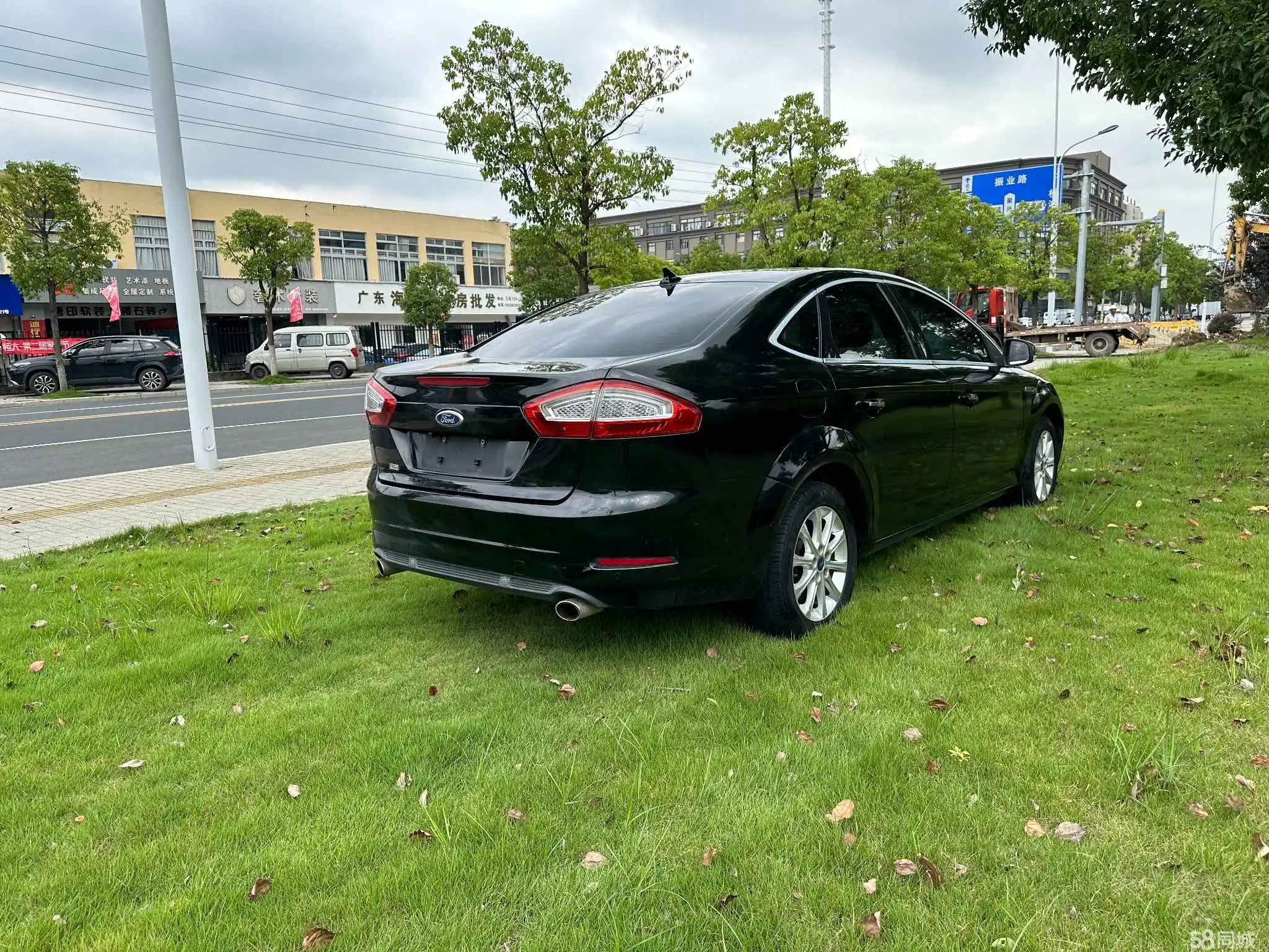 Ford Zhisheng 2013 #8 Ford Zhisheng 2013 car image #8