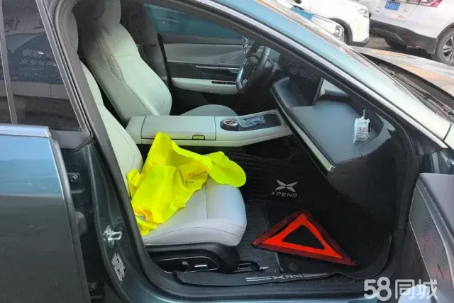 小鹏 小鹏P7 2023 汽车图片 #8