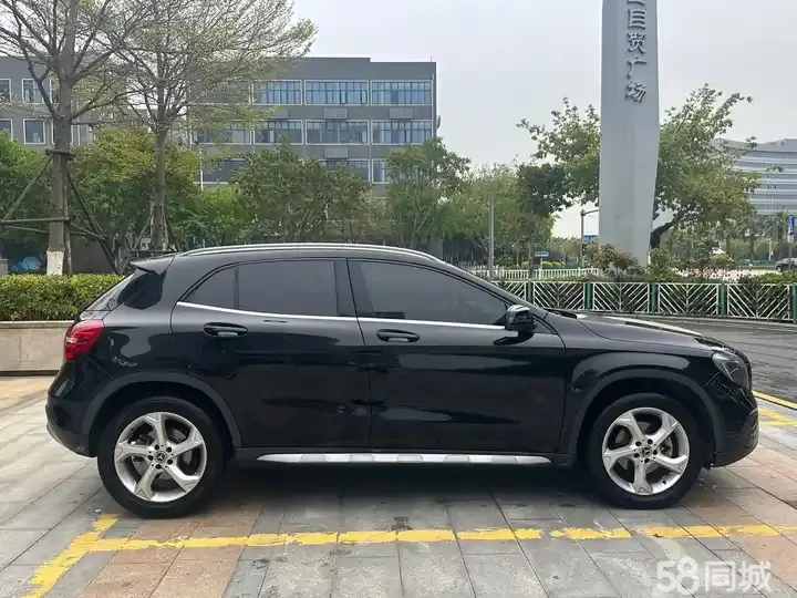 Mercedes-Benz GLA Class 2019 car image #8