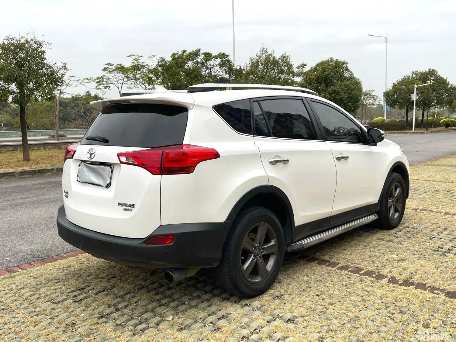 Toyota RAV4 2015 car image #8