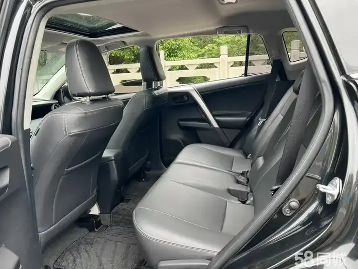 Toyota RAV4 2017 #8 Toyota RAV4 2017 car image #8