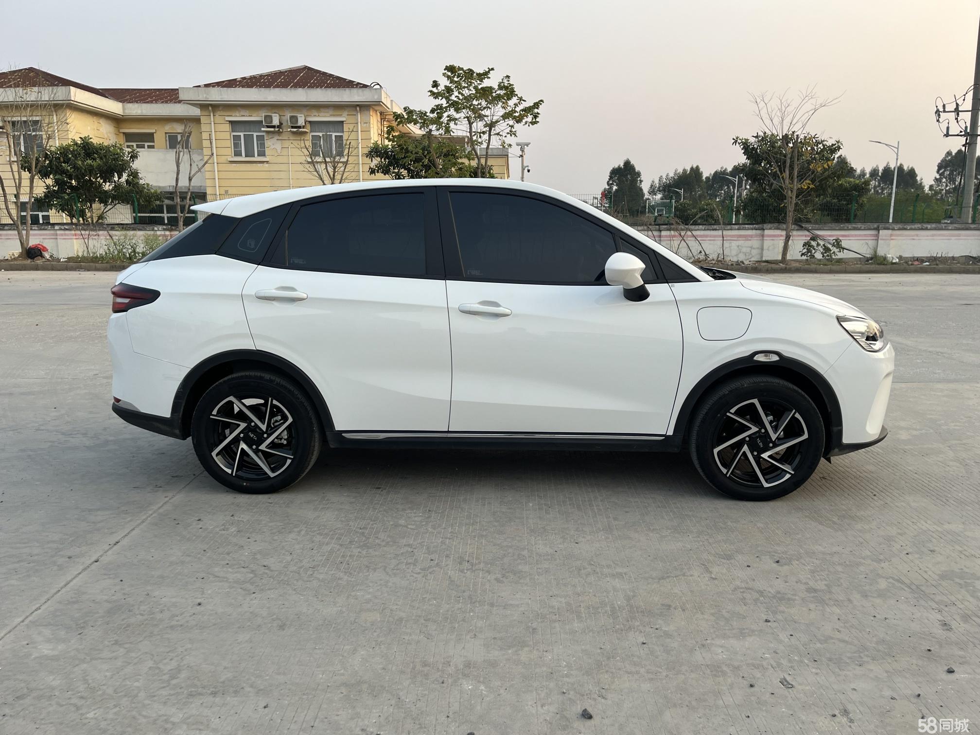 哪吒汽车 哪吒AYA 2024 汽车图片 #8