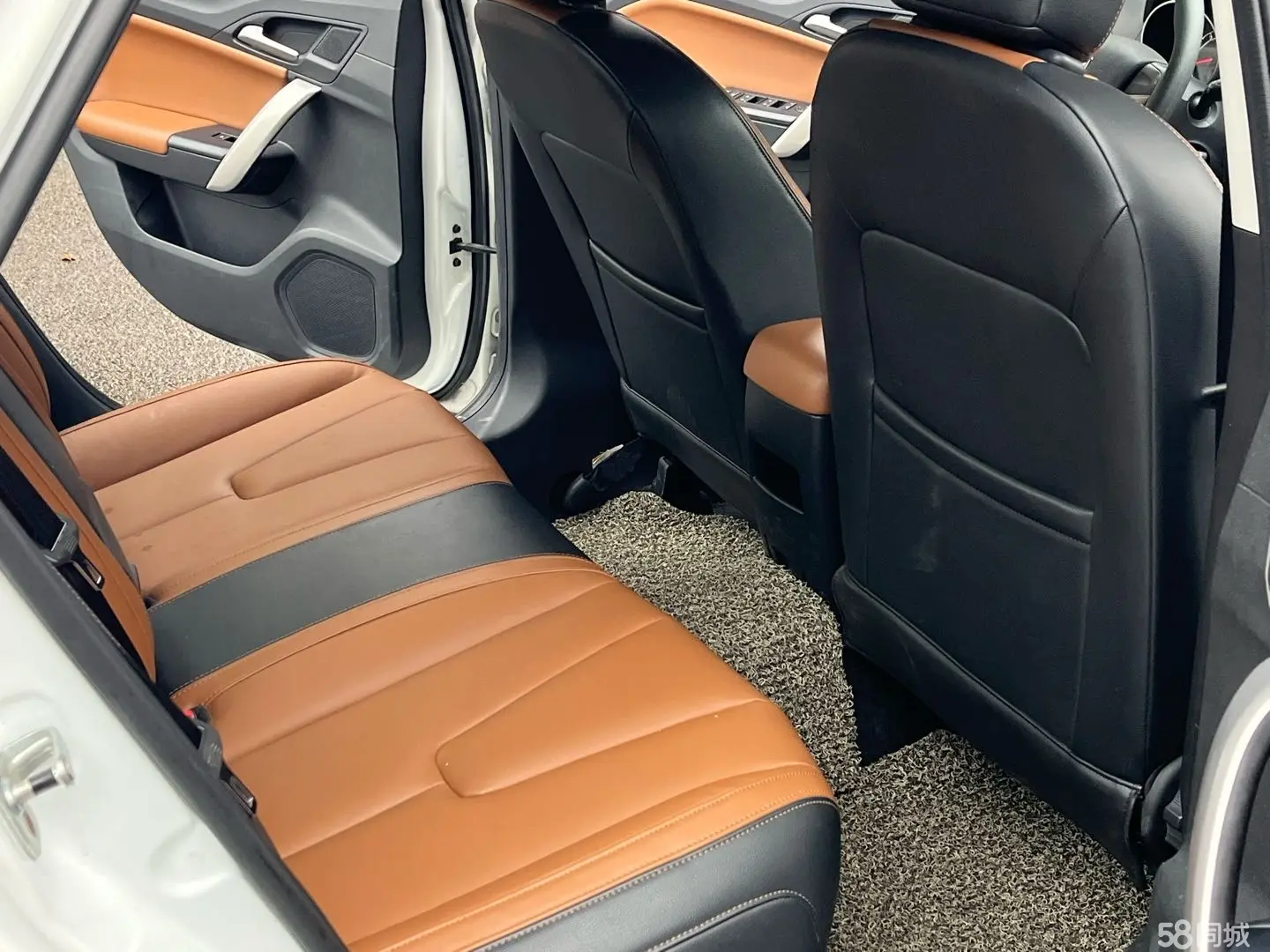 MG GT 2016 car image #8