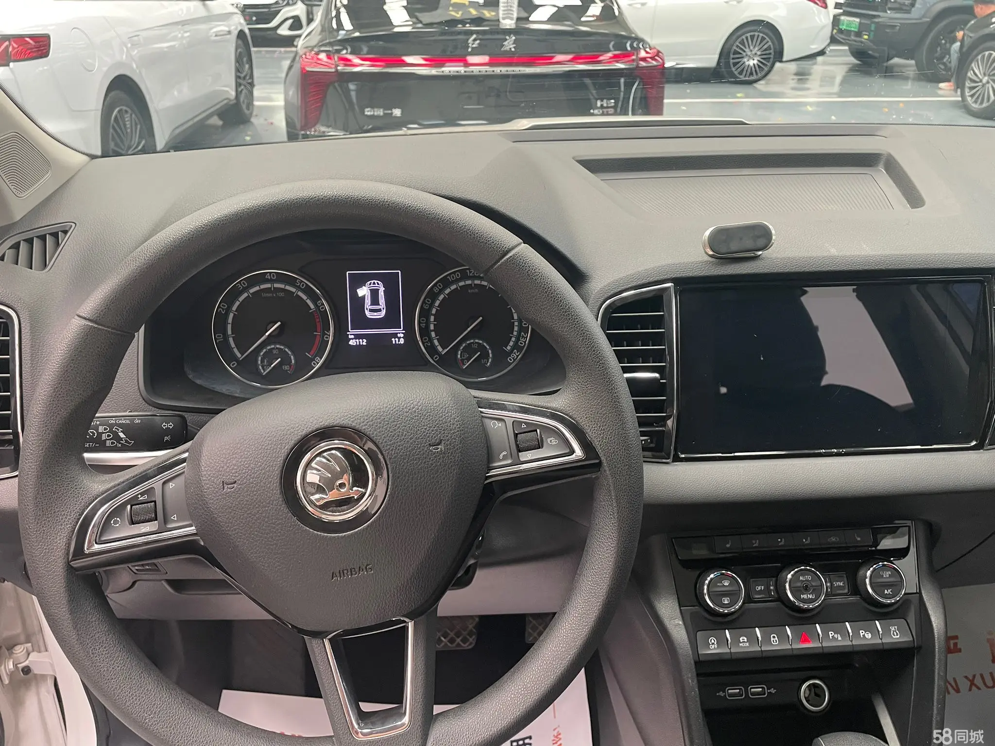 Skoda Karoq 2020 изображение автомобиля #8