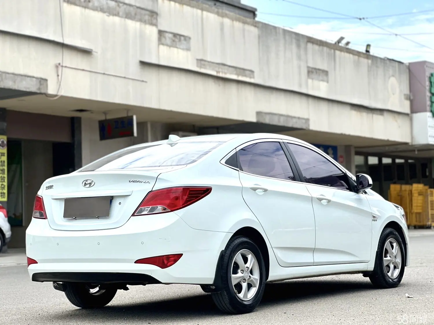 Hyundai Reina Hatchback 2015 imagem de carro #8
