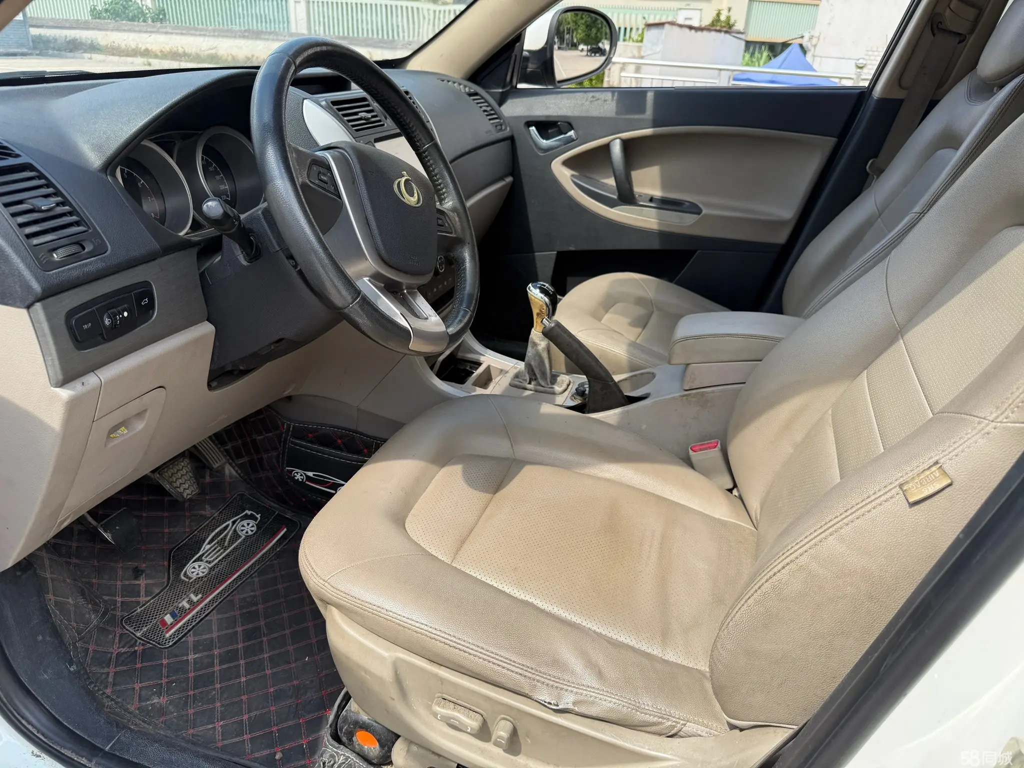 GEELY GX7 2013 car image #8