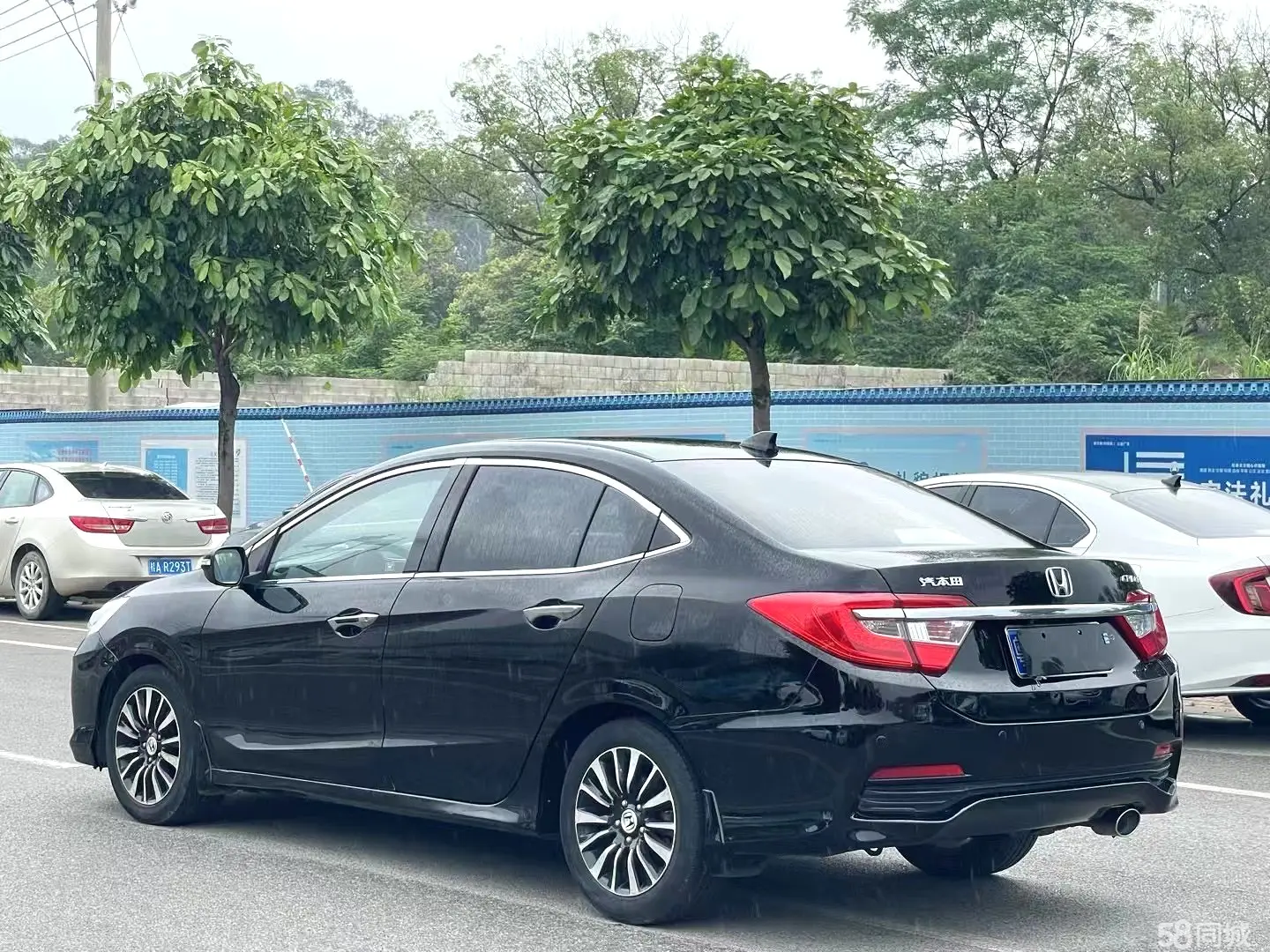 Honda Crider 2015 car image #8