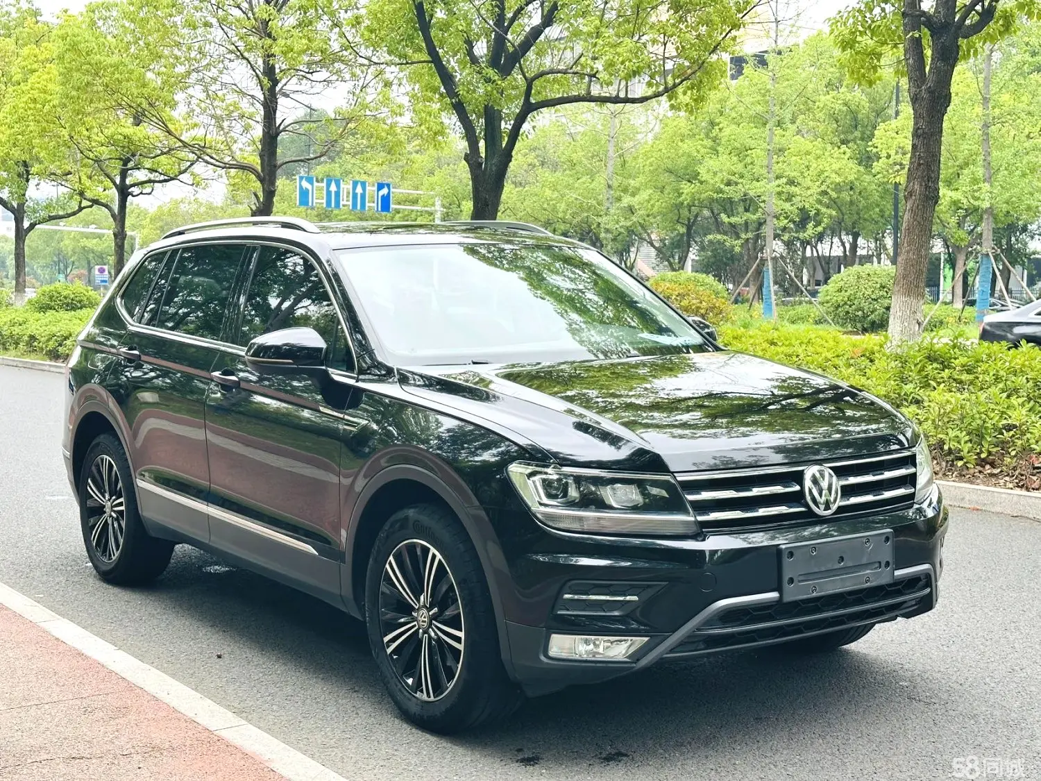 Volkswagen Tiguan L 2019 car image #8
