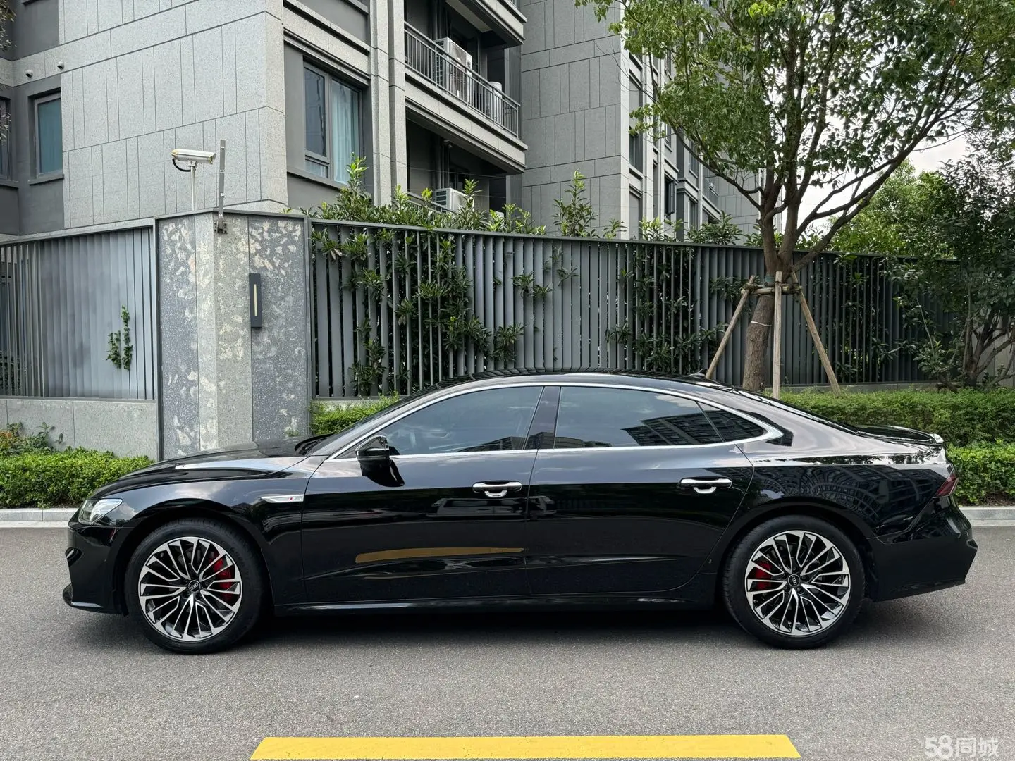 Audi A7L 2024 immagine di auto #8