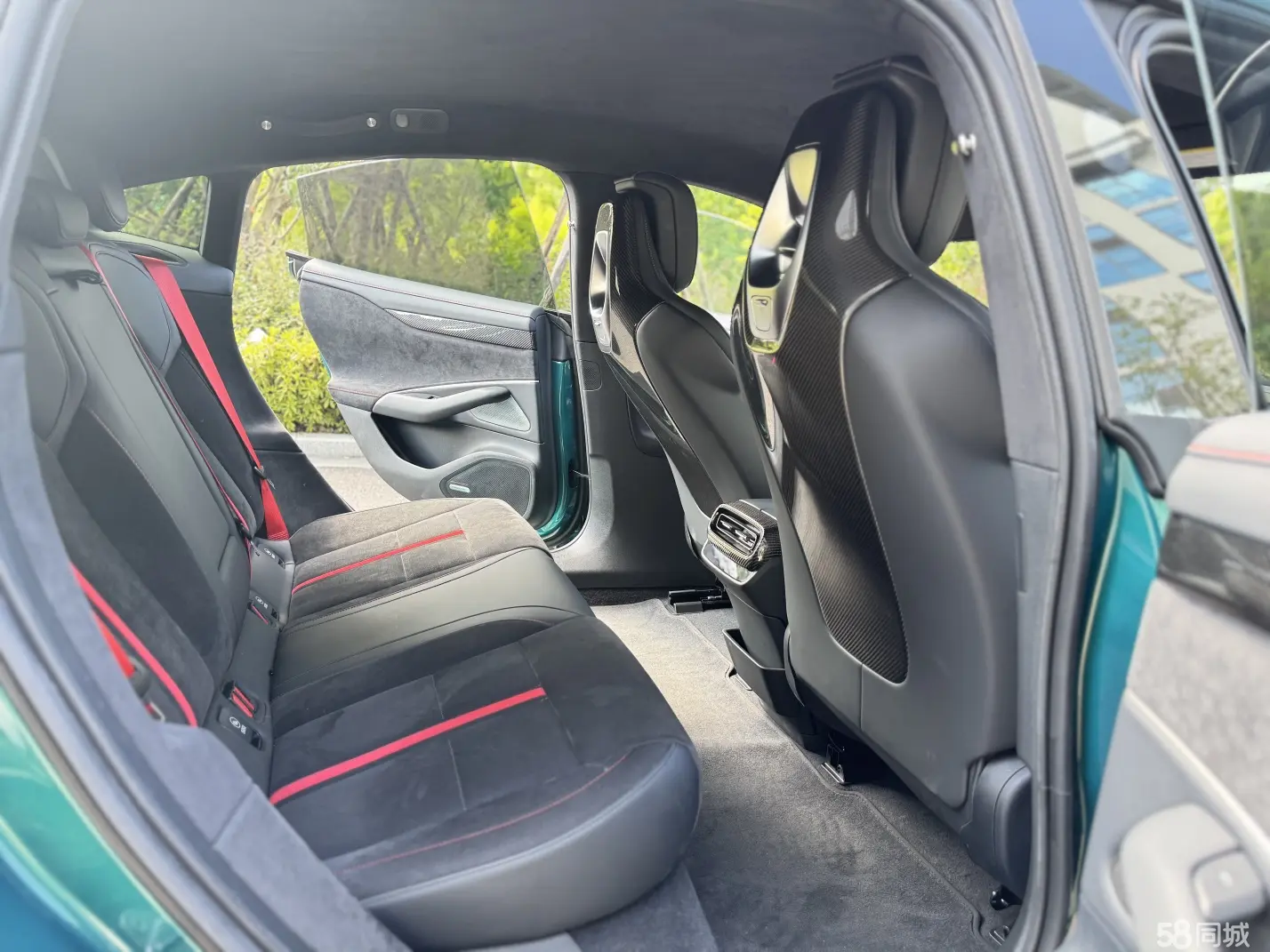 小米汽车 小米SU7 Ultra 2025 汽车图片 #8