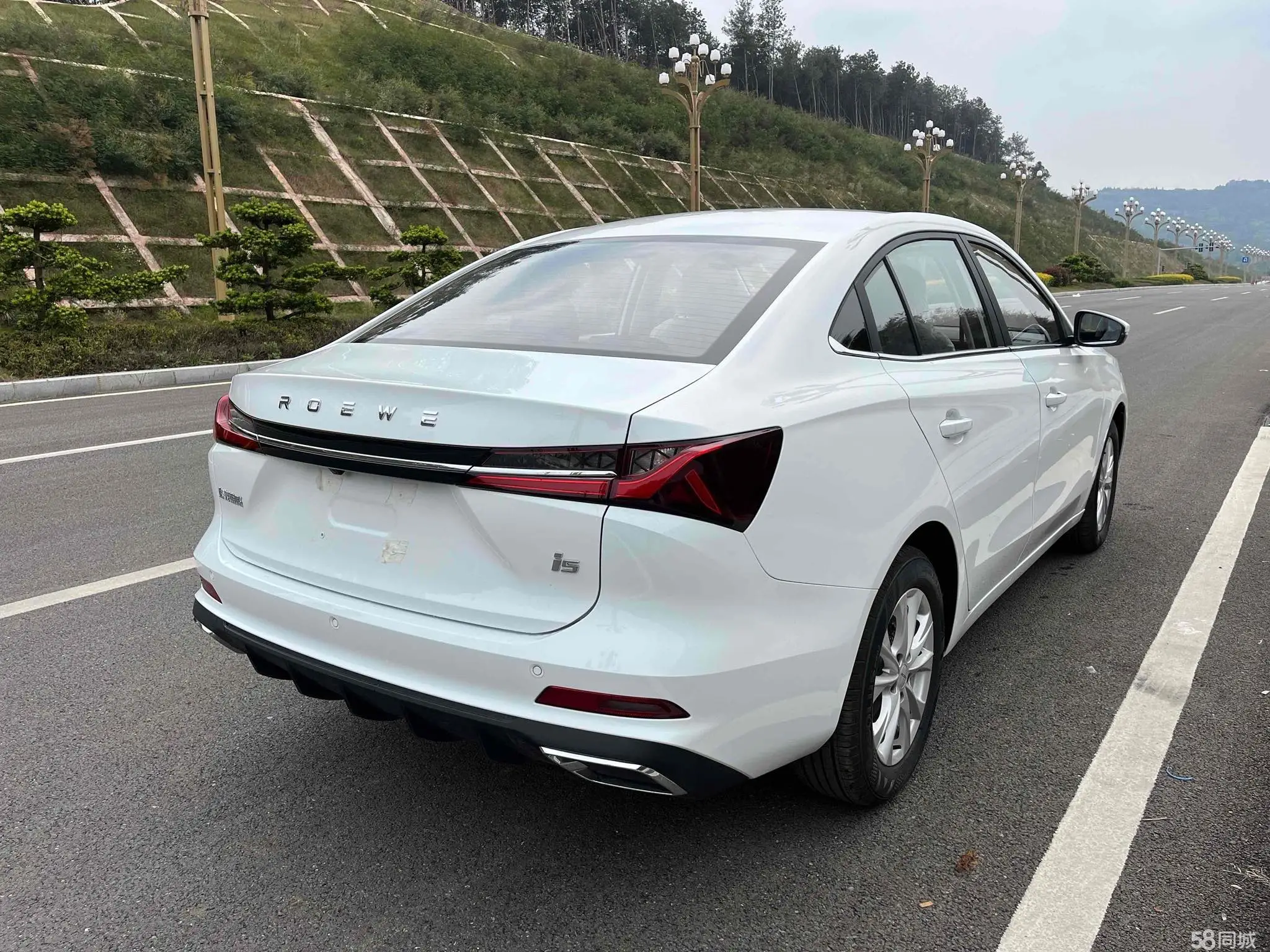 Roewe i5 2025 #8 Roewe i5 2025 car image #8