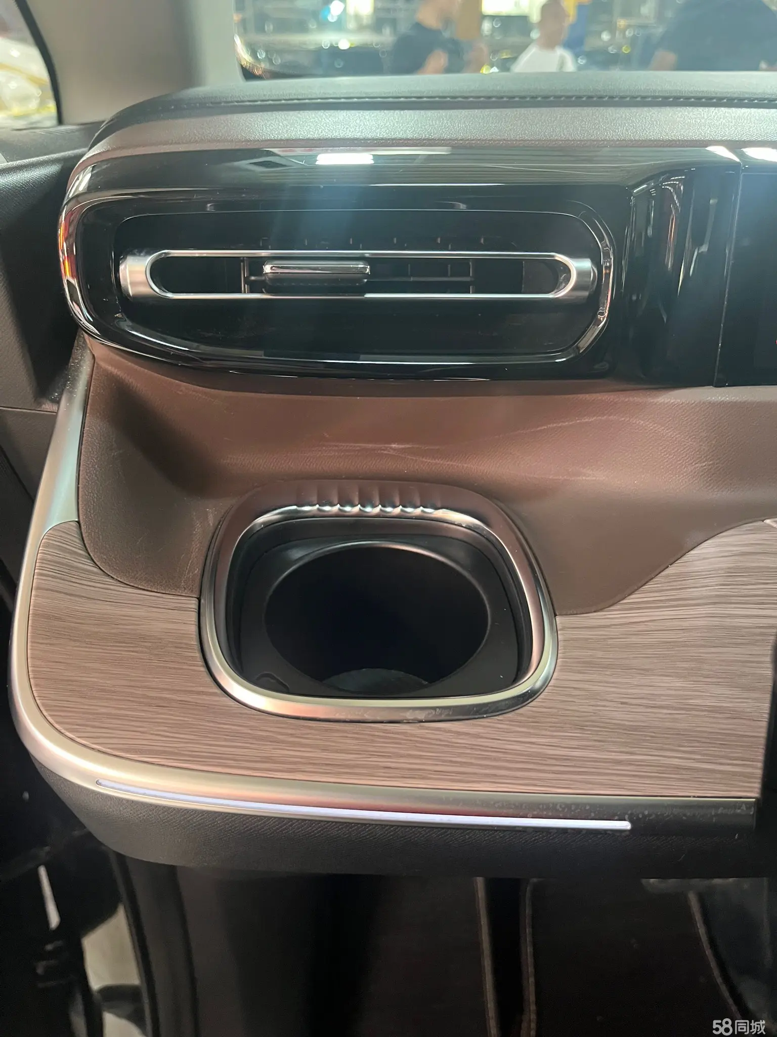 GAC Trumpchi E8 2024 #8 GAC Trumpchi E8 2024 car image #8