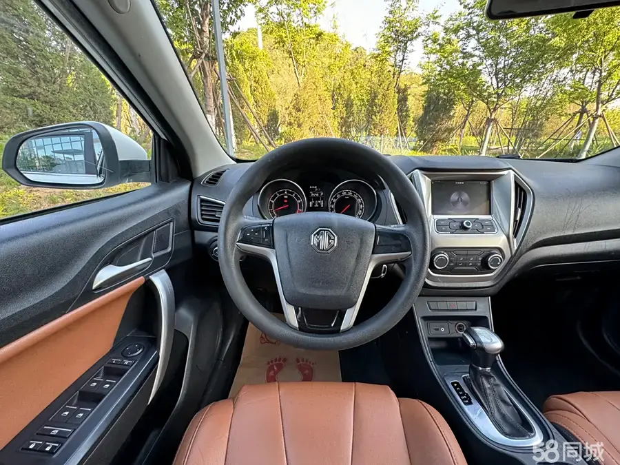 MG GT 2014 car image #8