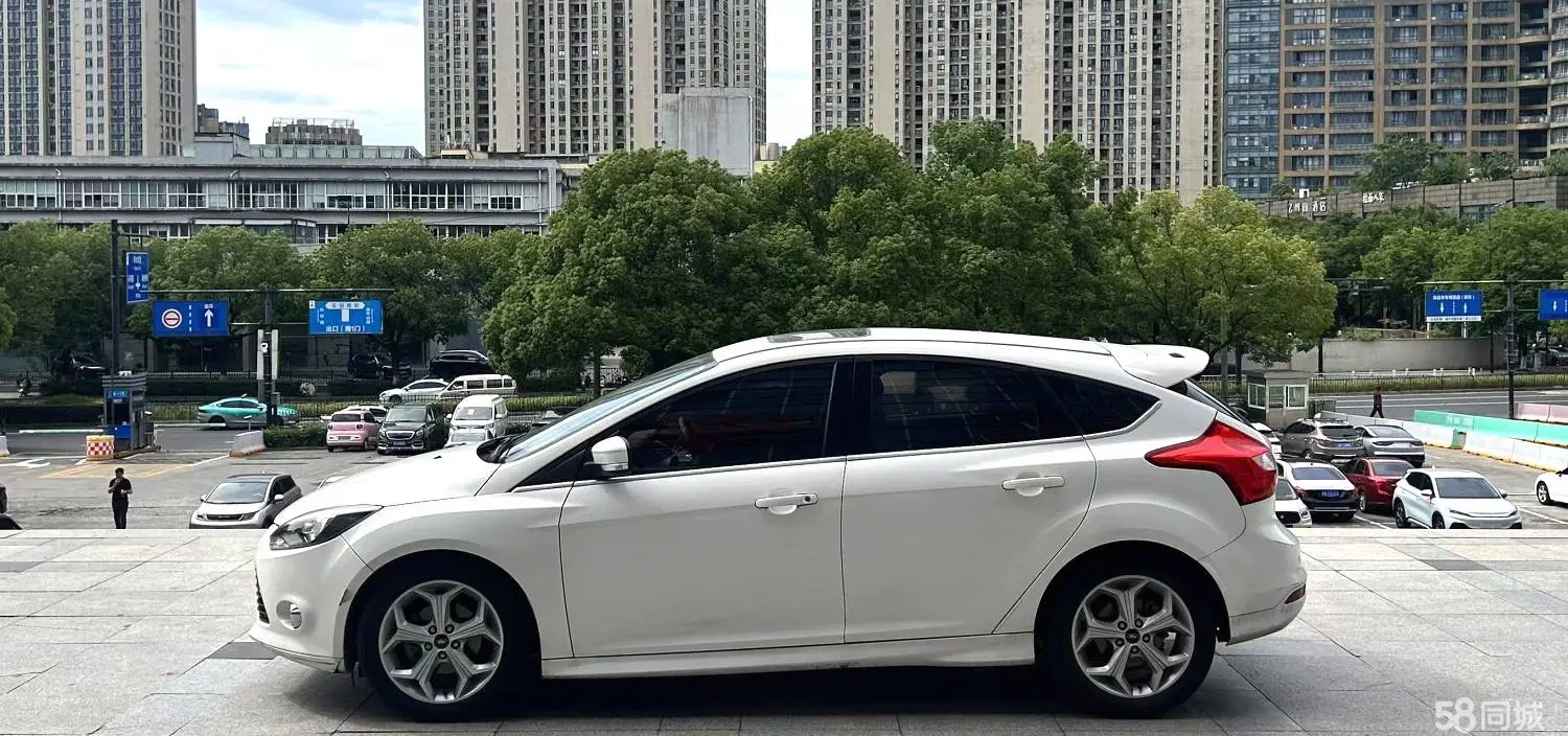 Ford Focus Active 2013 #8 Ford Focus Active 2013 car image #8