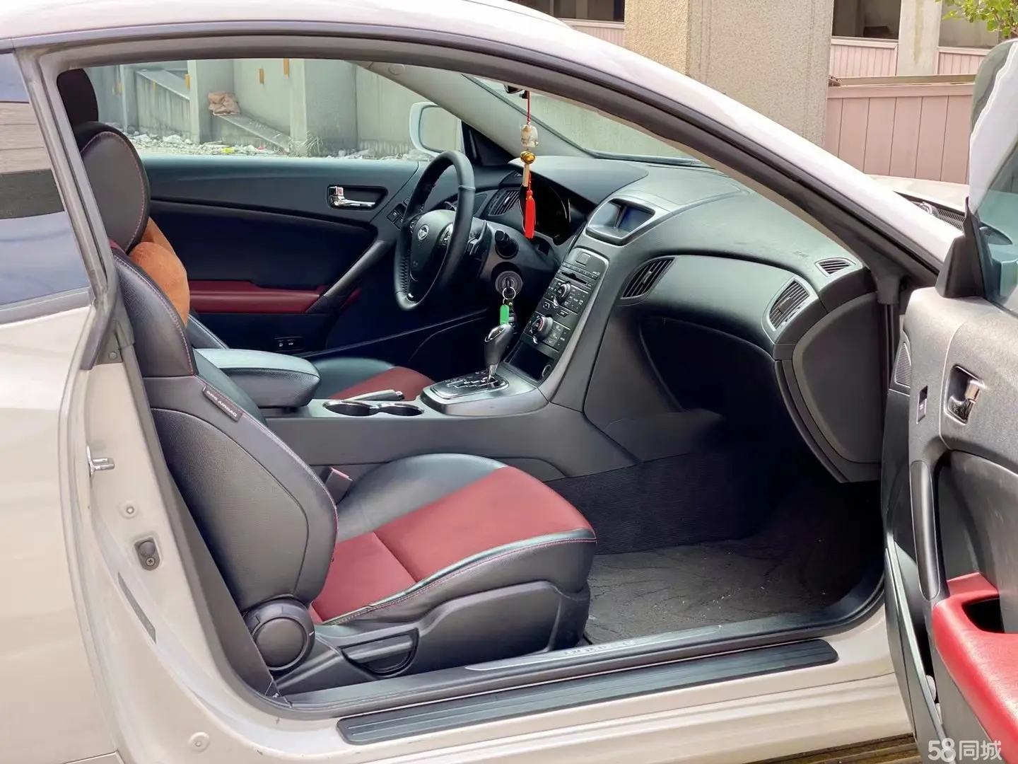 Hyundai Rohens-Coupe 2012 car image #8