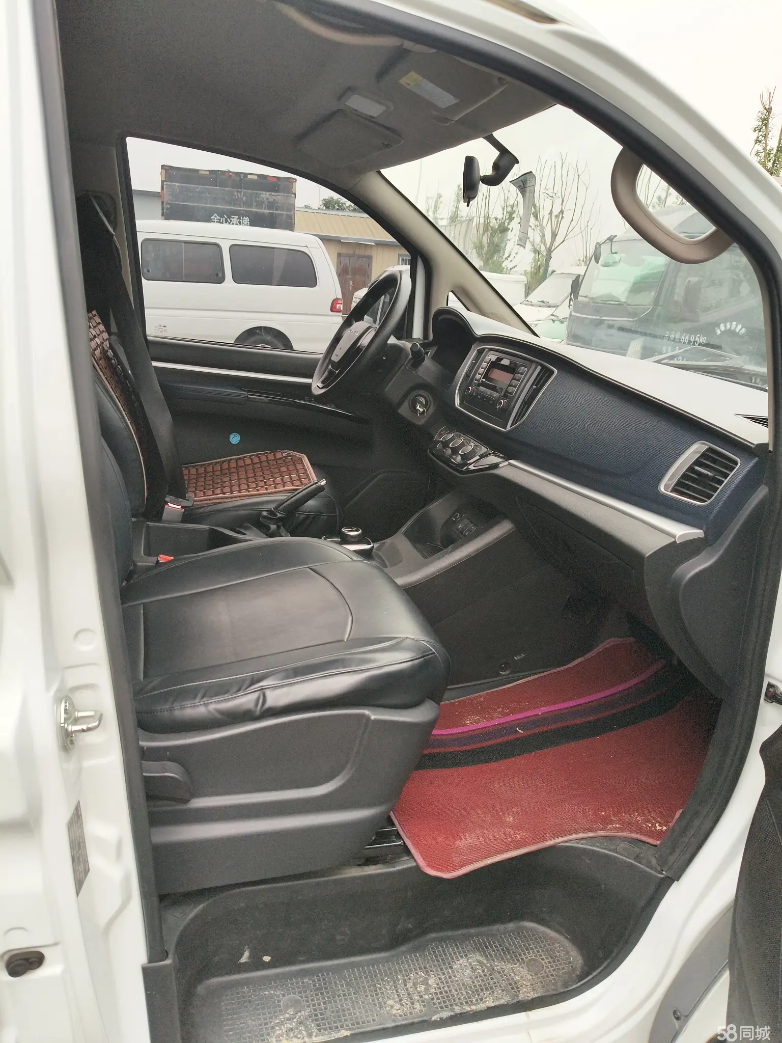 Forthing Lingzhi EV 2022 #8 Forthing Lingzhi EV 2022 car image #8