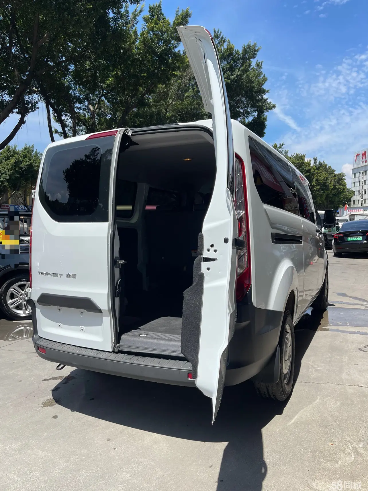 Ford Transit 2022 car image #8