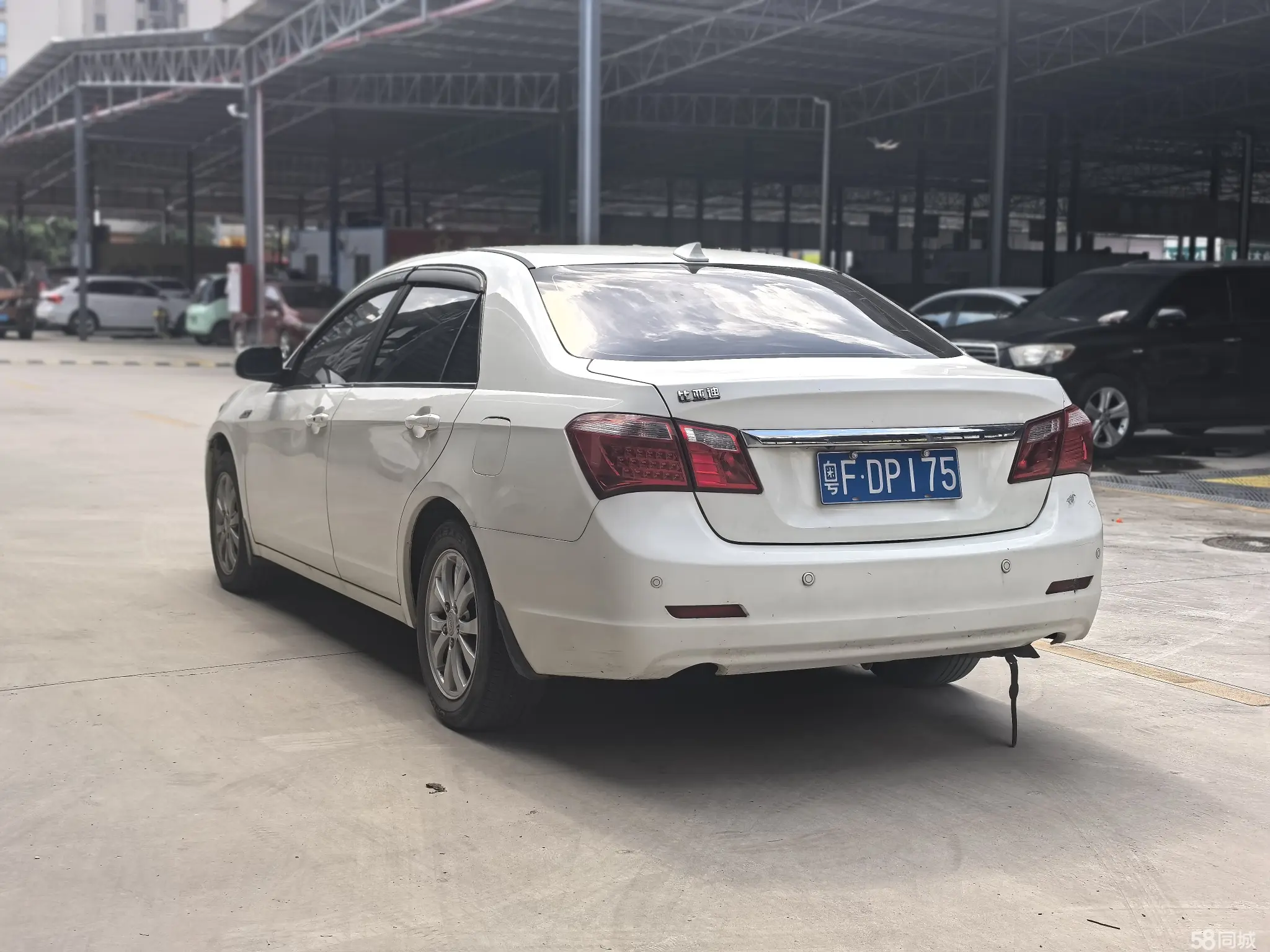 BYD G6 2012 #8 BYD G6 2012 imagen de coche #8