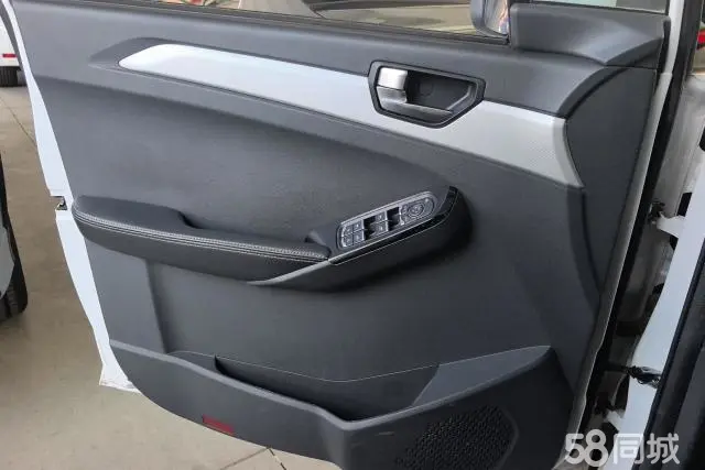 哪吒汽车 哪吒N01 2019 汽车图片 #8