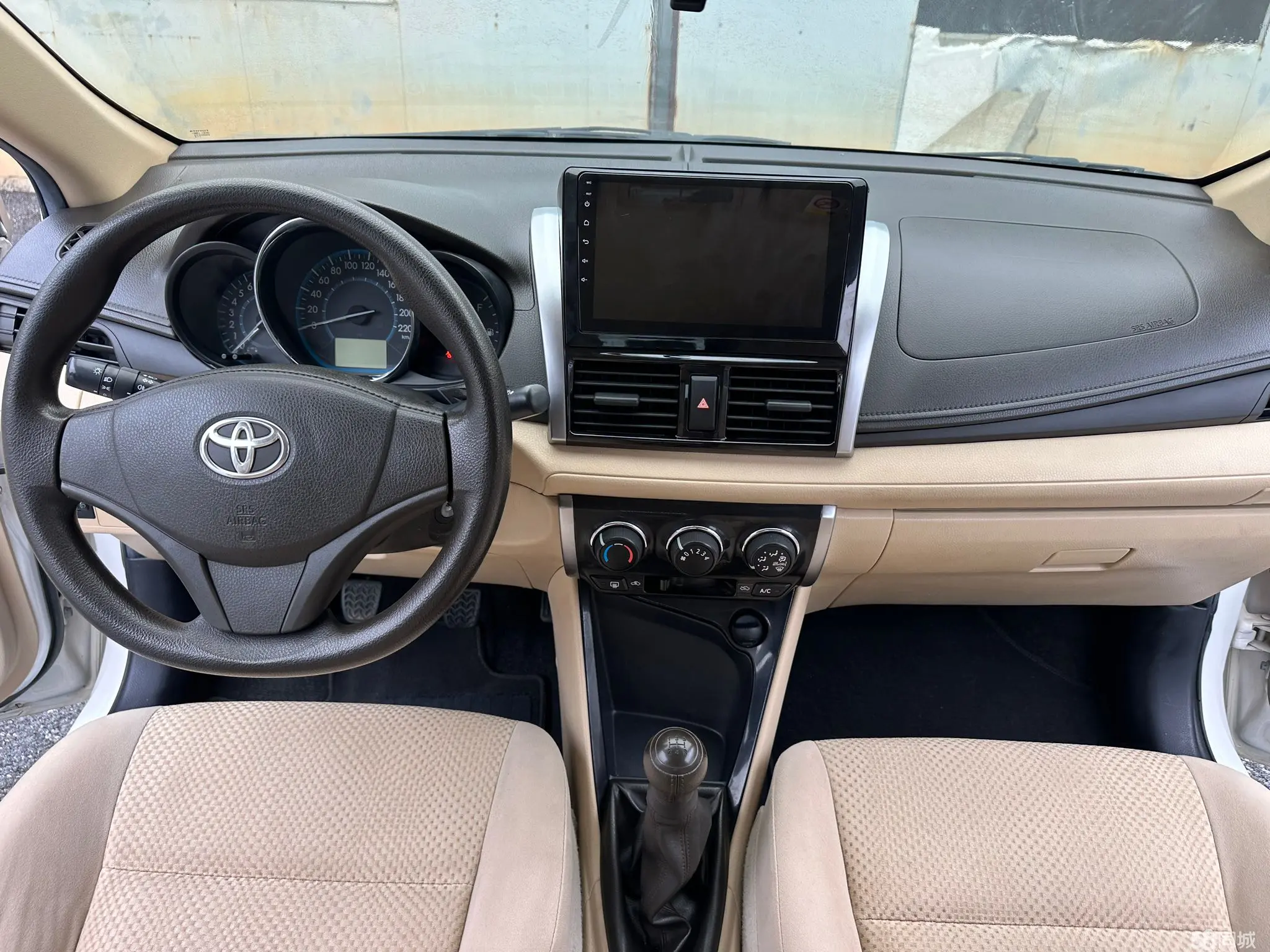 Toyota Vios 2015 immagine di auto #8