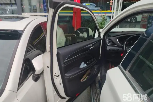 GAC Trumpchi GS5 2020 immagine di auto #8